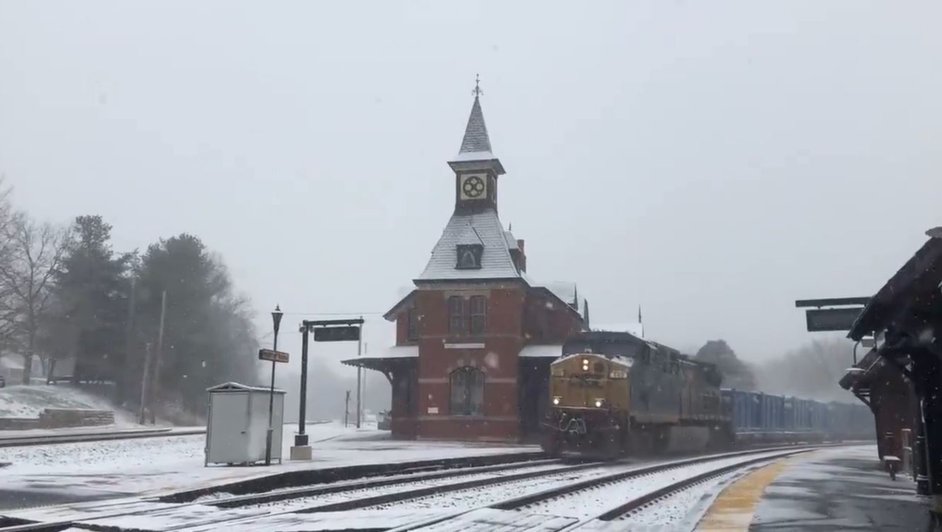 Nor’easter snow creates winter scene at Maryland train station