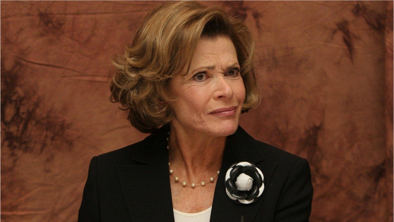 Acting legend Jessica Walter dies at 80