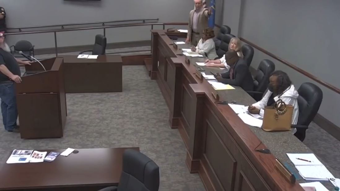 Video shows Alabama official saying N-word at city council meeting