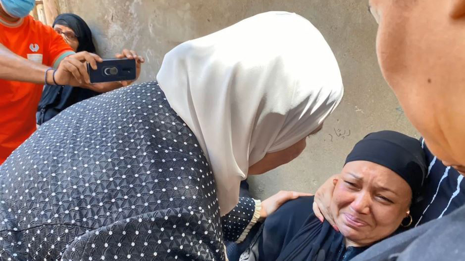 Photos: Officials visit hospital after 41 killed in fire at Cairo church